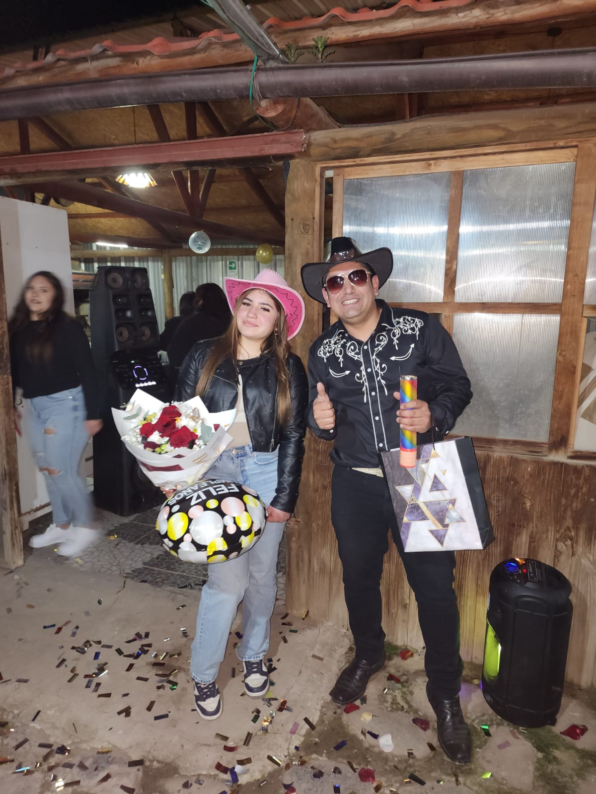 Flores el Patrón + ramo buchón 25 rosas