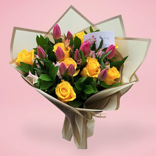 Ramo de 10 Tulipanes y 8 Rosas